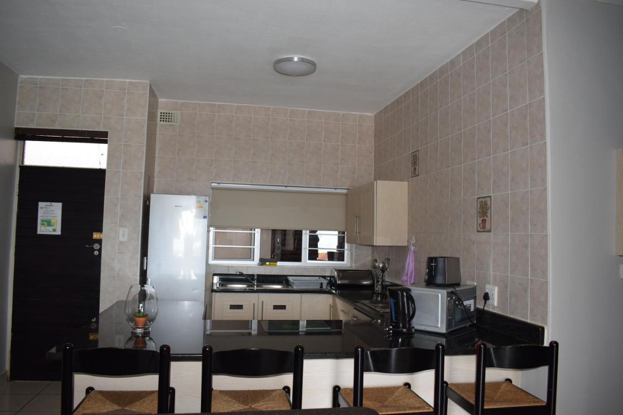 Sunrise Beach Resort Amanzimtoti Buitenkant foto