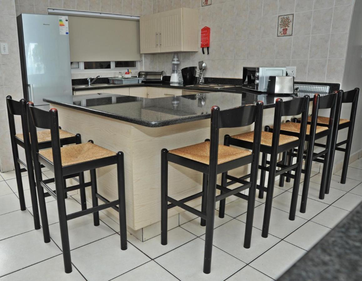 Sunrise Beach Resort Amanzimtoti Buitenkant foto