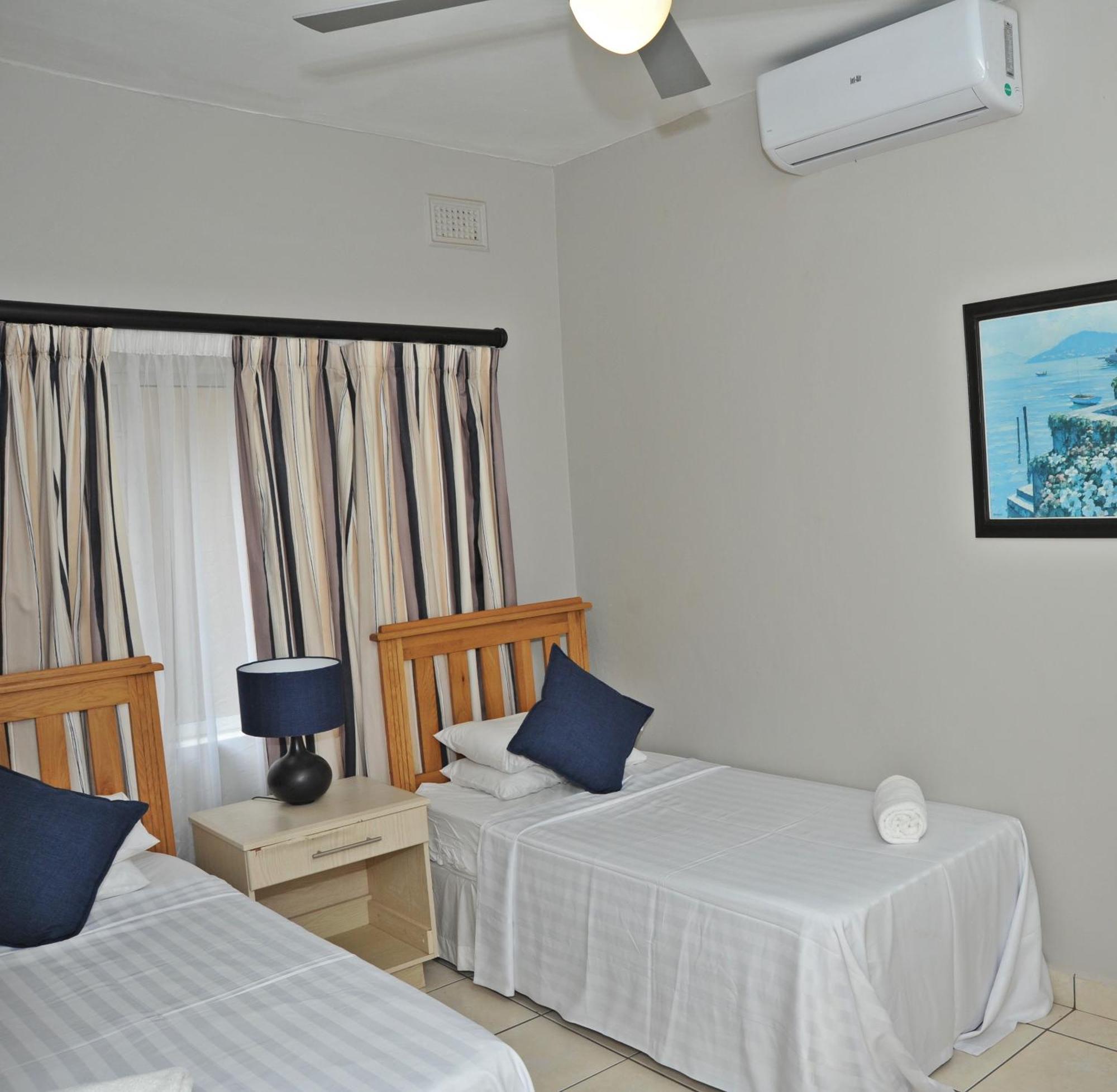 Sunrise Beach Resort Amanzimtoti Buitenkant foto