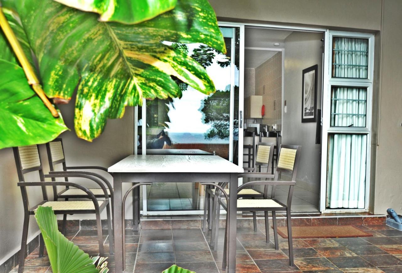 Sunrise Beach Resort Amanzimtoti Buitenkant foto