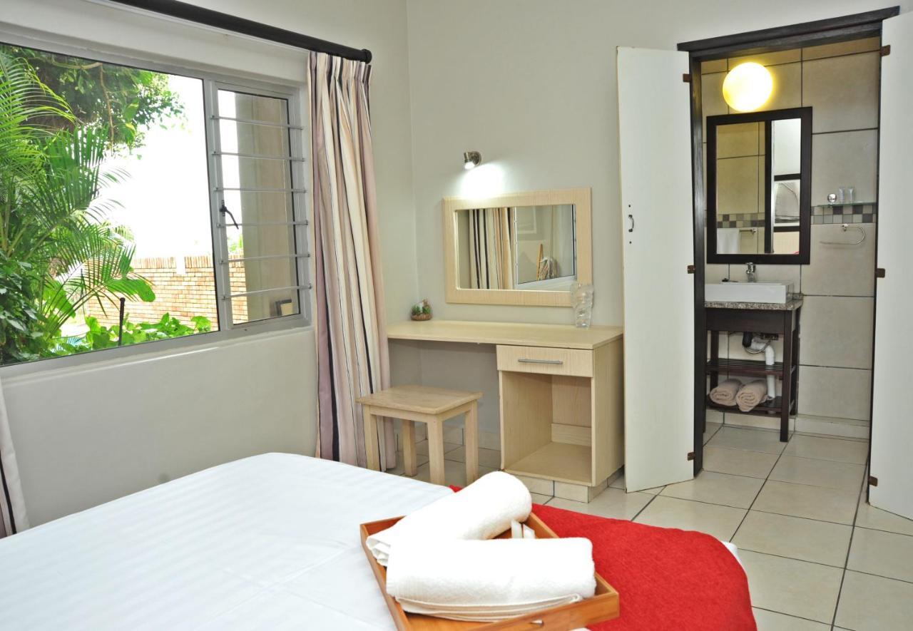 Sunrise Beach Resort Amanzimtoti Buitenkant foto