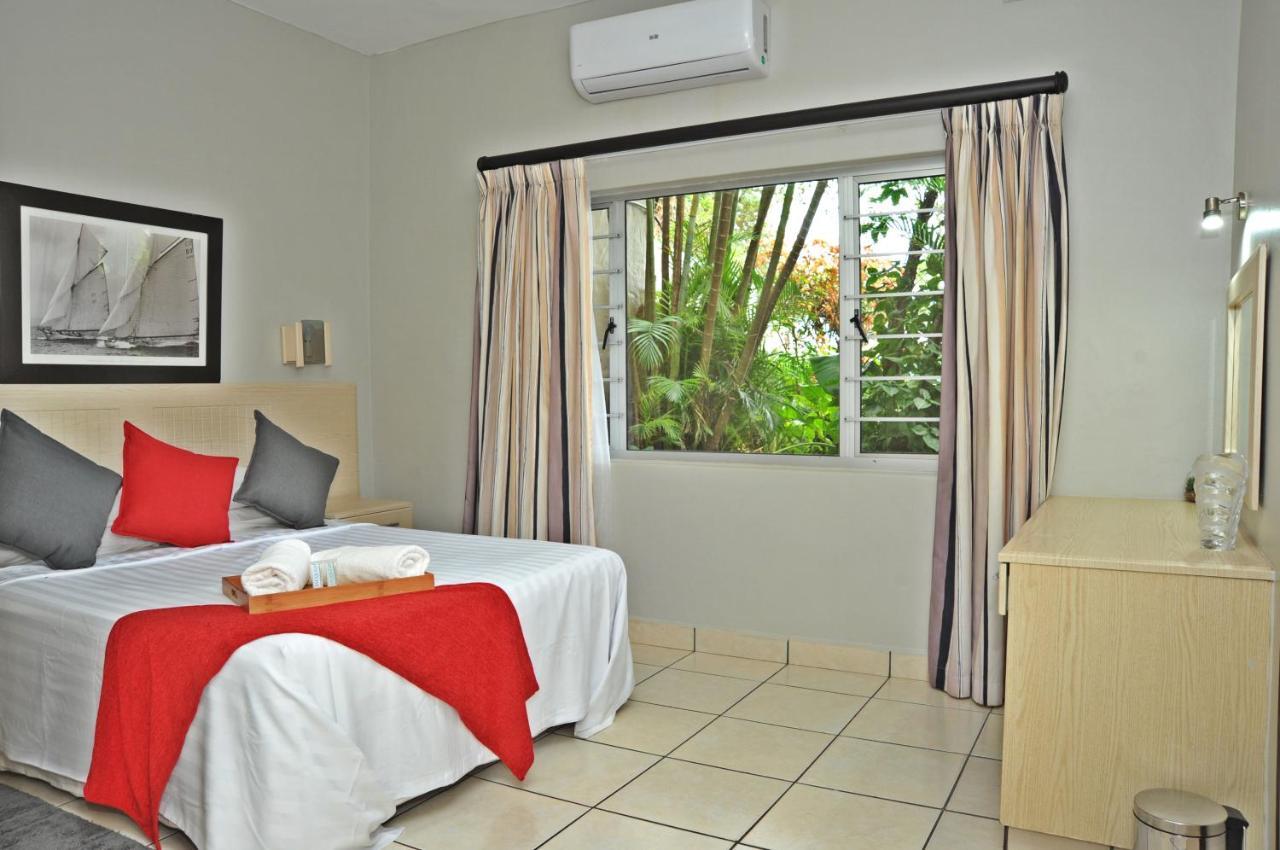 Sunrise Beach Resort Amanzimtoti Buitenkant foto