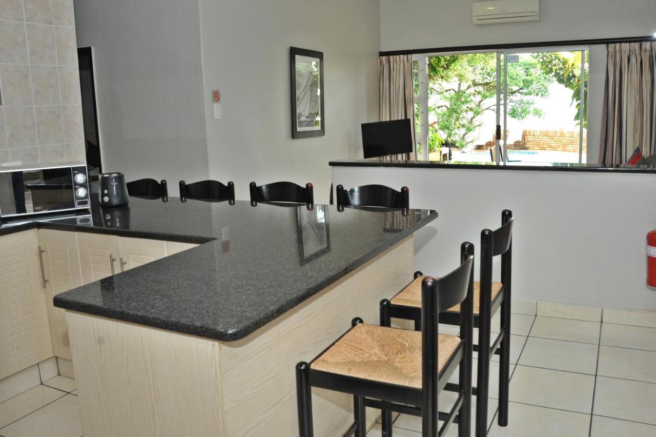 Sunrise Beach Resort Amanzimtoti Buitenkant foto